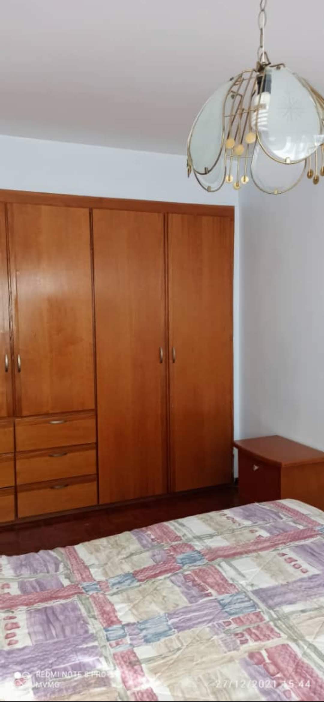 ALQUILO APARTAMENTO EN LA URBINA