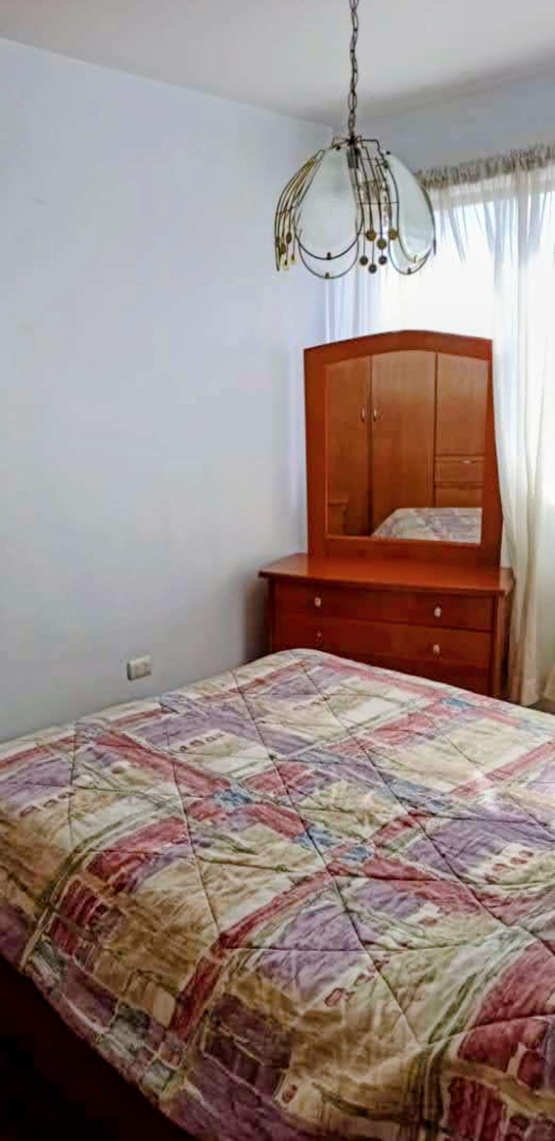 ALQUILO APARTAMENTO EN LA URBINA