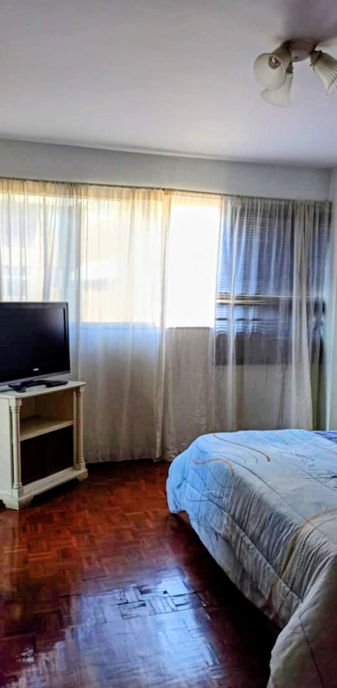 ALQUILO APARTAMENTO EN LA URBINA