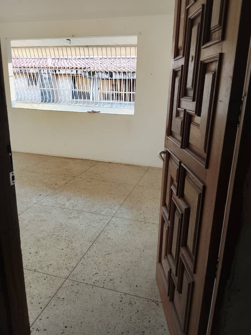 Si buscas amplitud y una ubicación estratégica en Naguanagua, este apartamento de 125 m² es para ti. 