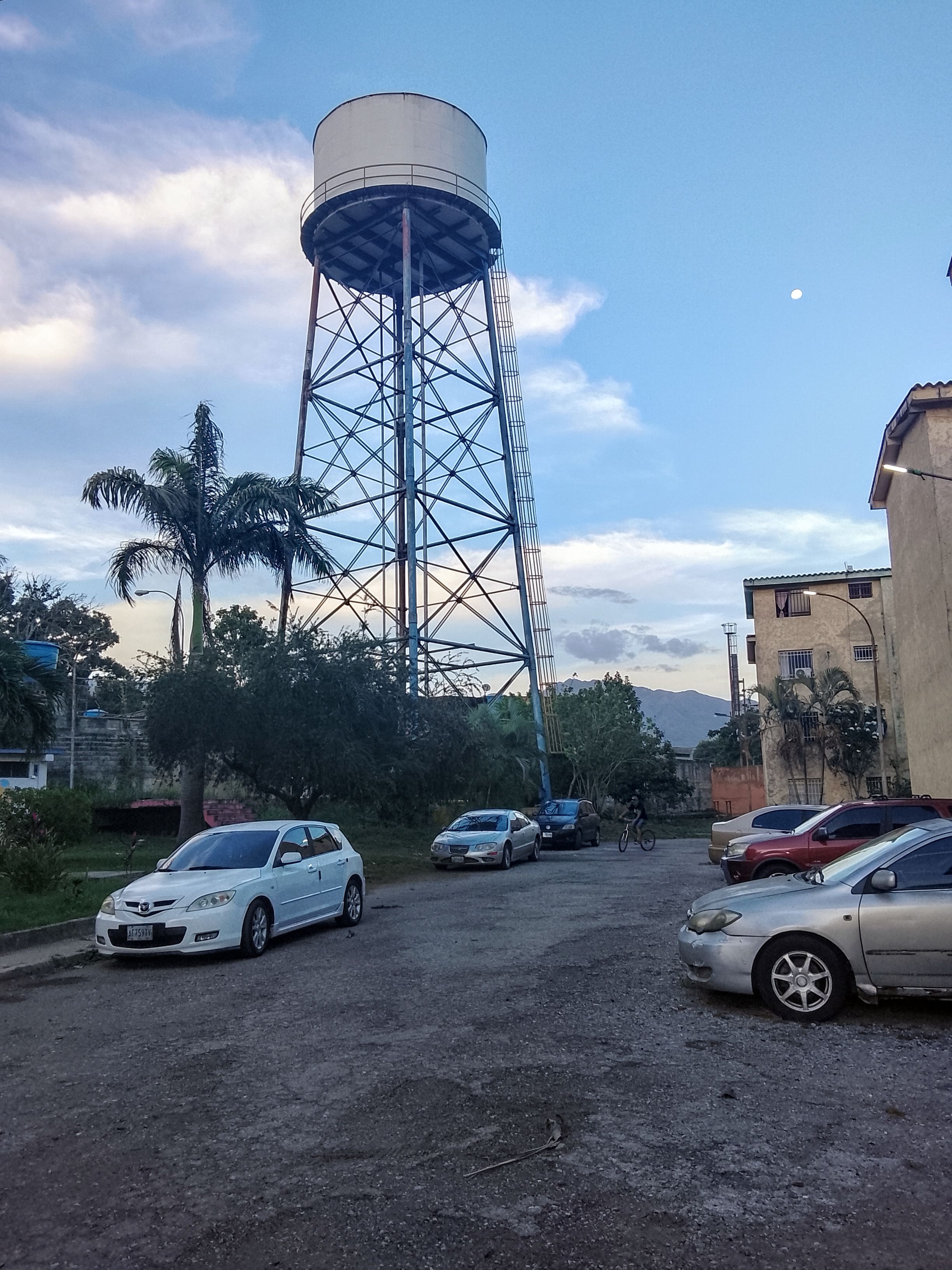 Si buscas amplitud y una ubicación estratégica en Naguanagua, este apartamento de 125 m² es para ti. 