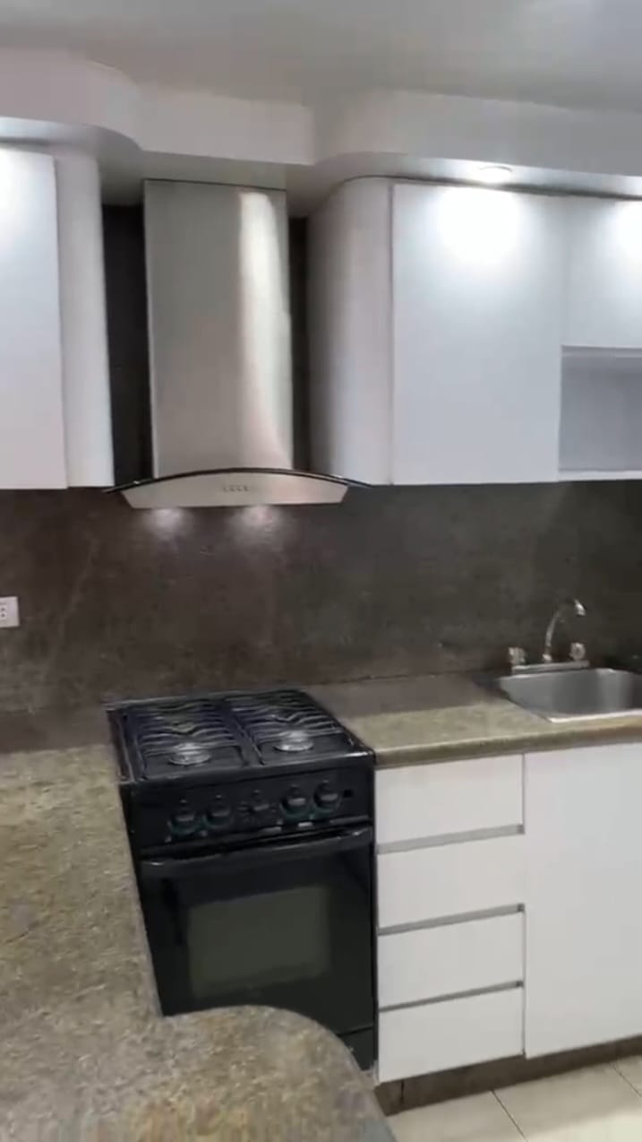 ALQUILO APARTAMENTO EN RESD. SOLANO