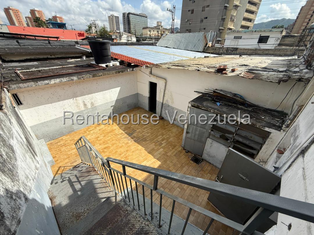 Casa comercial en vemtaubicada en santa cesilia valencia carabobo codigo 26-8120