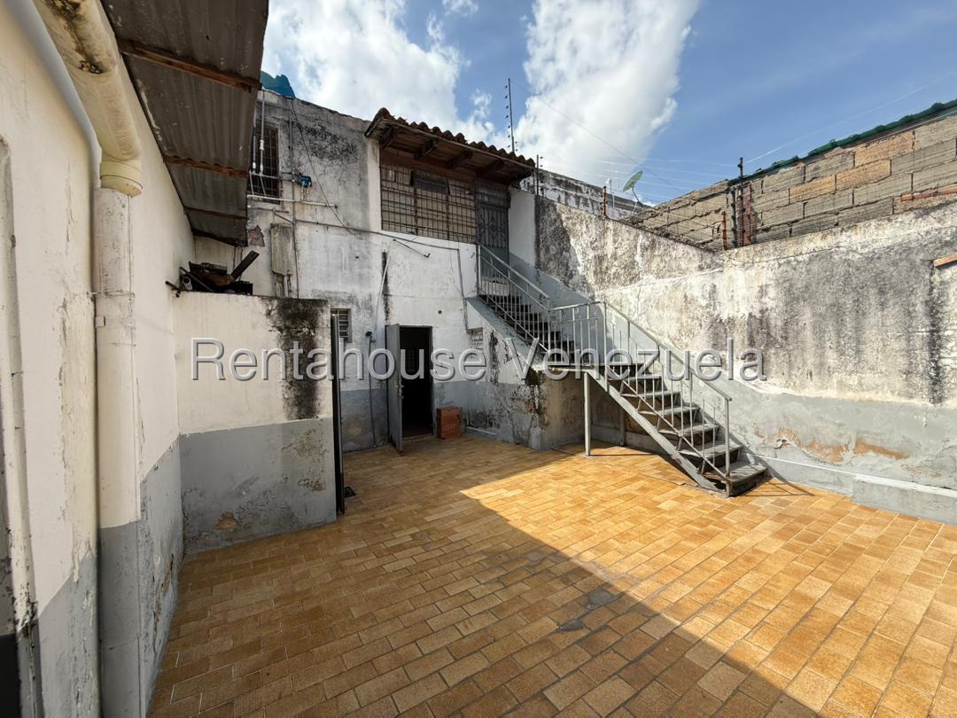 Casa comercial en vemtaubicada en santa cesilia valencia carabobo codigo 26-8120