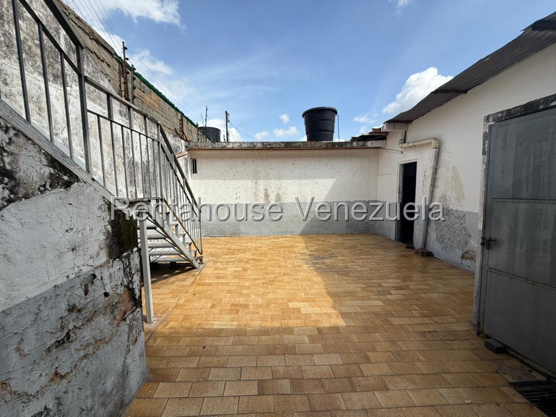 Casa comercial en vemtaubicada en santa cesilia valencia carabobo codigo 26-8120