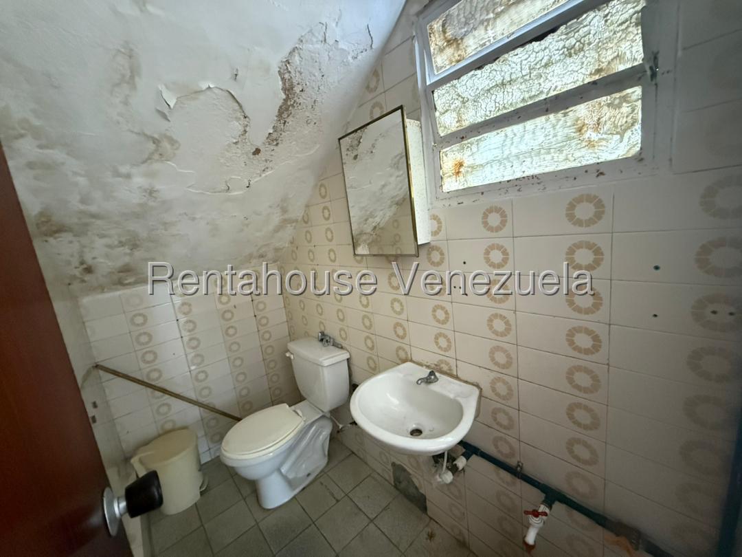 Casa comercial en vemtaubicada en santa cesilia valencia carabobo codigo 26-8120