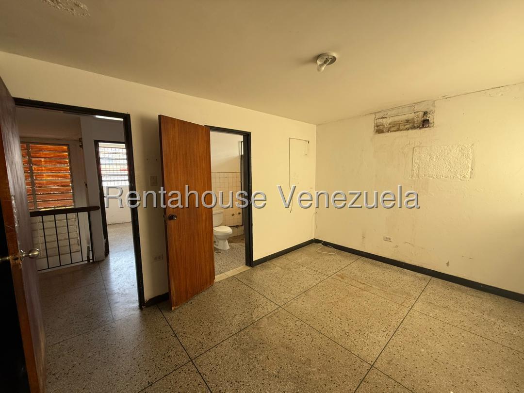 Casa comercial en vemtaubicada en santa cesilia valencia carabobo codigo 26-8120