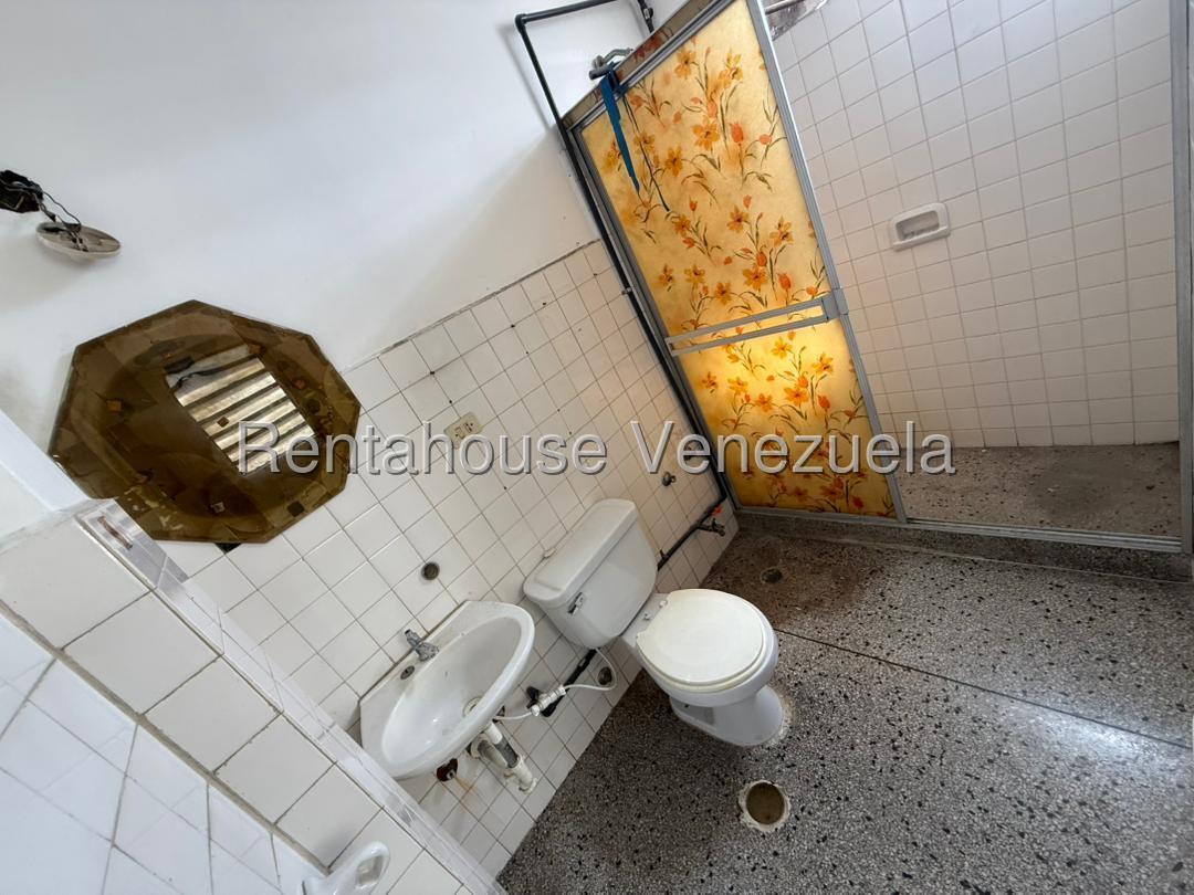 Casa comercial en vemtaubicada en santa cesilia valencia carabobo codigo 26-8120