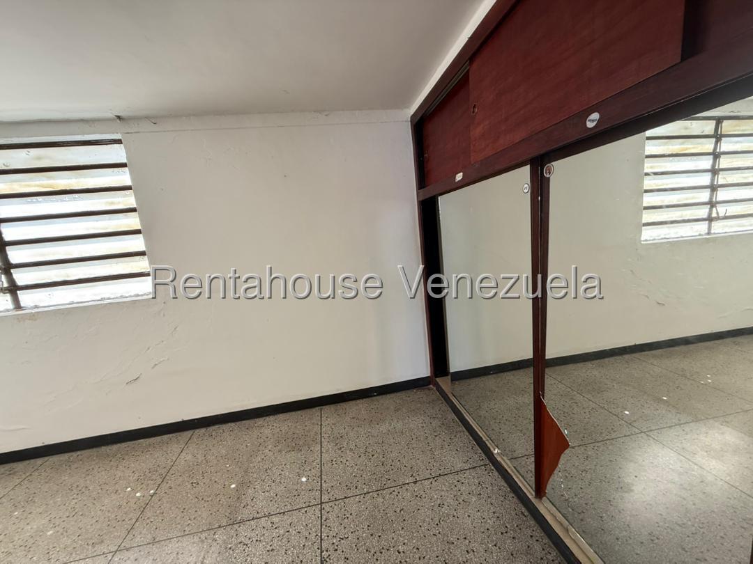 Casa comercial en vemtaubicada en santa cesilia valencia carabobo codigo 26-8120