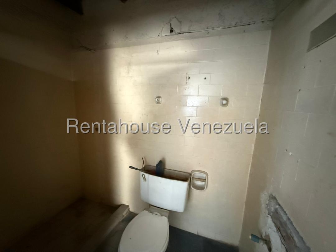 Casa comercial en vemtaubicada en santa cesilia valencia carabobo codigo 26-8120