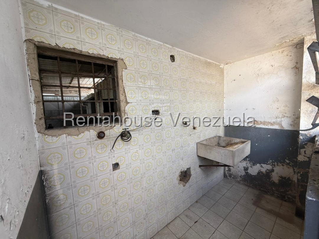 Casa comercial en vemtaubicada en santa cesilia valencia carabobo codigo 26-8120