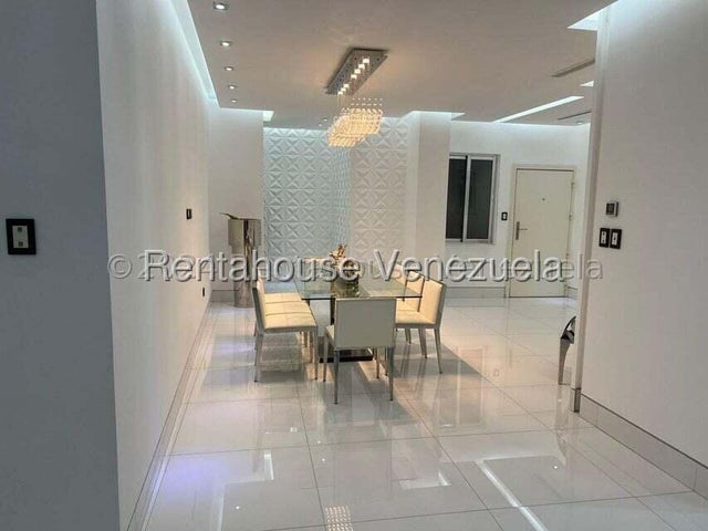 Amoblado Apartamento en venta con pozo de agua y planta eléctrica ubicado en prebo 3 Valencia Carabobo 26-9641 ELOISA MEJIA