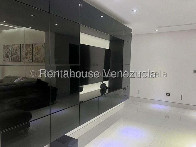 Amoblado Apartamento en venta con pozo de agua y planta eléctrica ubicado en prebo 3 Valencia Carabobo 26-9641 ELOISA MEJIA