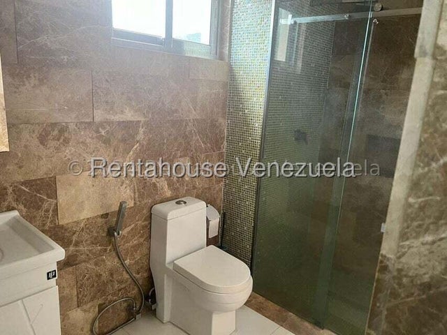 Amoblado Apartamento en venta con pozo de agua y planta eléctrica ubicado en prebo 3 Valencia Carabobo 26-9641 ELOISA MEJIA