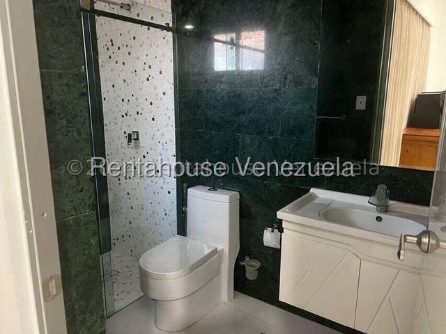 Amoblado Apartamento en venta con pozo de agua y planta eléctrica ubicado en prebo 3 Valencia Carabobo 26-9641 ELOISA MEJIA