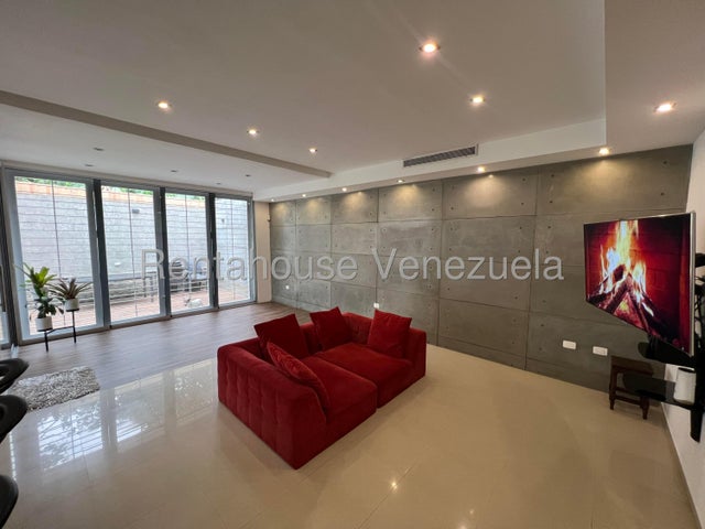 Colinas de Guataparo  Townhouse en venta Valencia Carabobo Desiree Castillo Rentahouse 