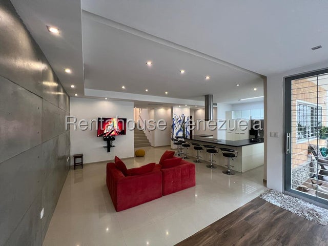 Colinas de Guataparo  Townhouse en venta Valencia Carabobo Desiree Castillo Rentahouse 
