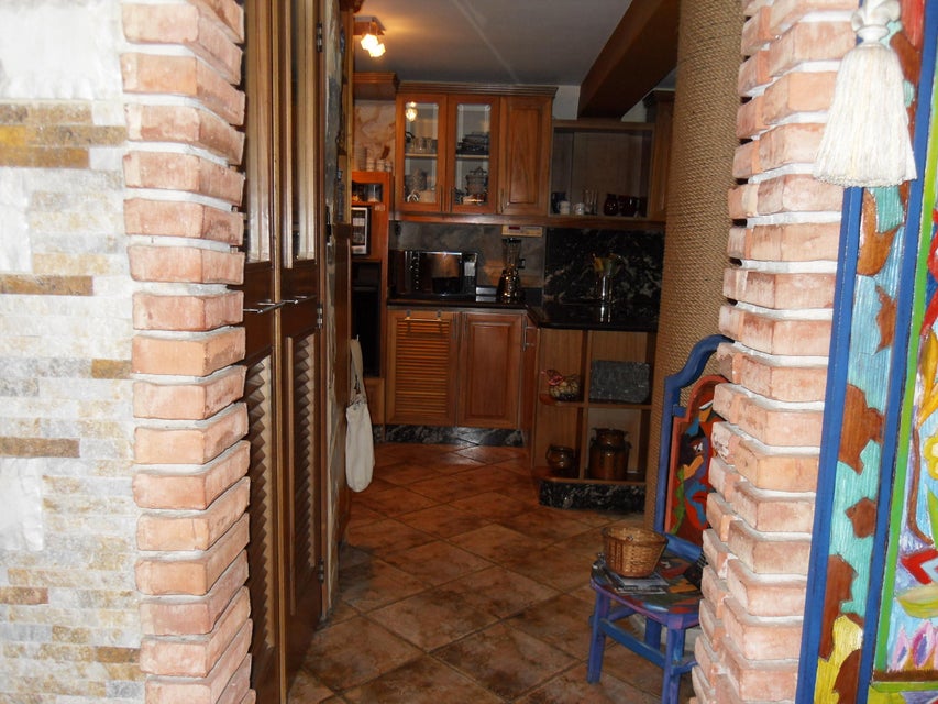 Las Chimeneas Townhouse en venta Valencia Carabobo Desiree Castillo Rentahouse