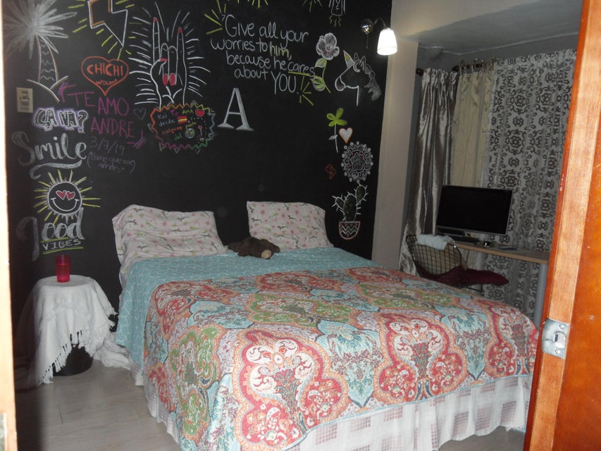 Las Chimeneas Townhouse en venta Valencia Carabobo Desiree Castillo Rentahouse