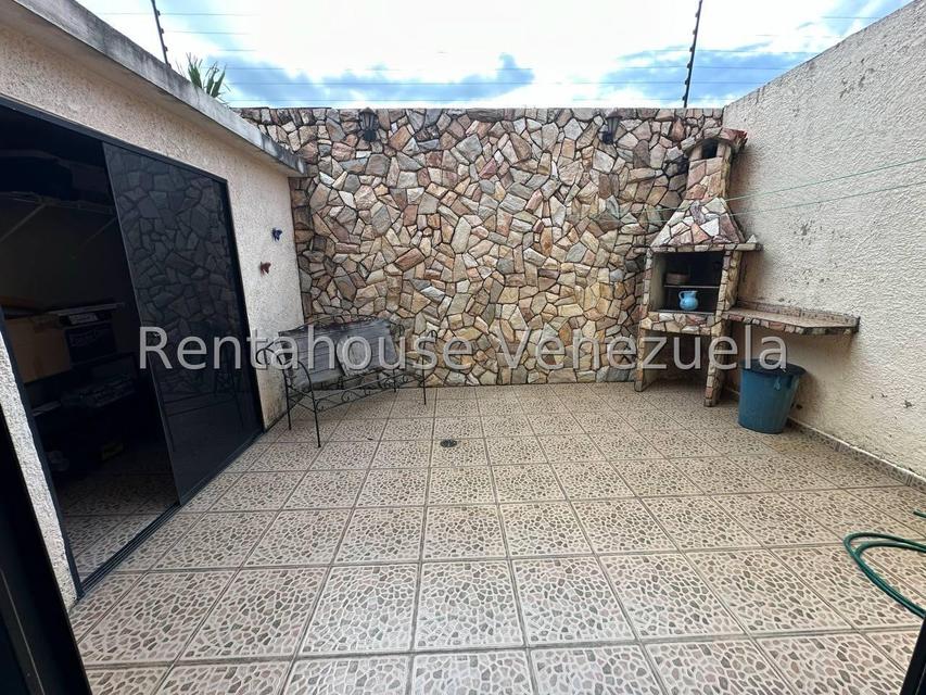 Manantial Townhouse en venta Naguanagua Carabobo Desiree Castillo Rentahouse 
