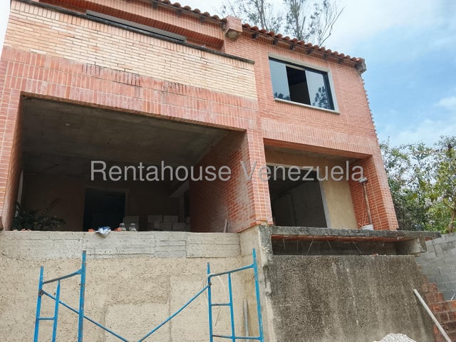 26-18981 Doble Casa en Altamira Obra Gris La Entrada Naguanagua