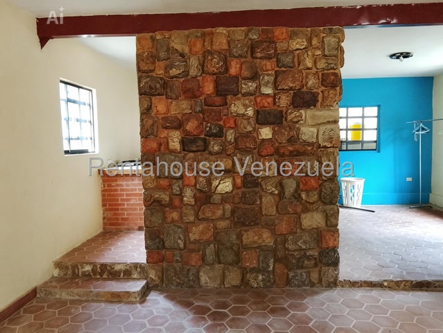 26-18981 Doble Casa en Altamira Obra Gris La Entrada Naguanagua