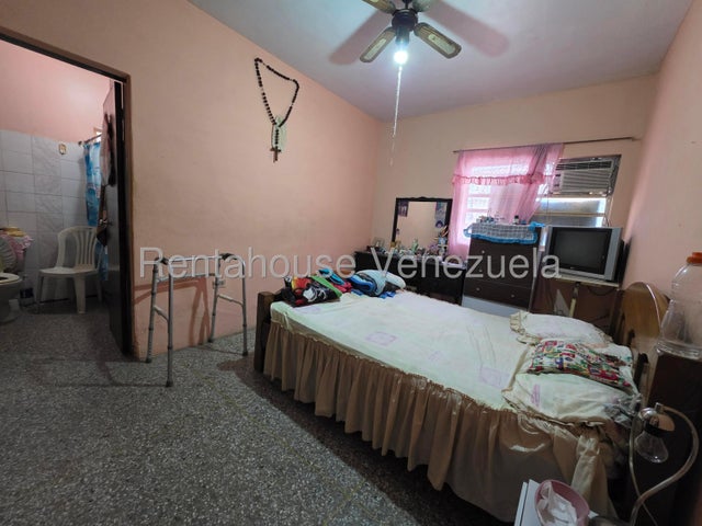 Amplia Casa en venta ubicada en agua blanca Valencia Carabobo codigo 26-14117