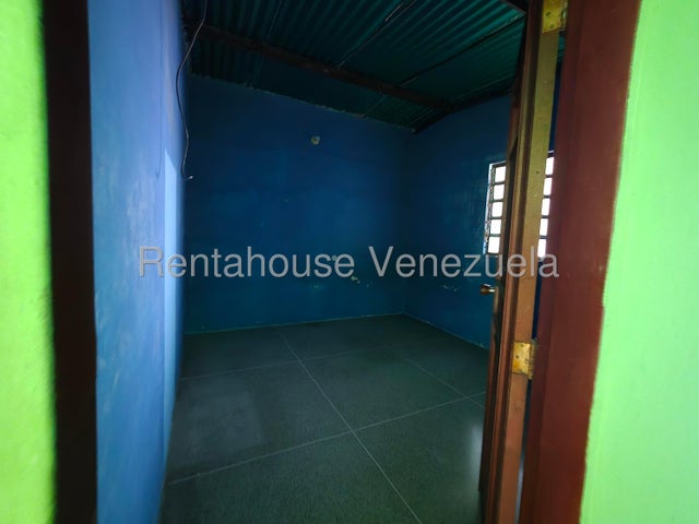 Amplia Casa en venta ubicada en agua blanca Valencia Carabobo codigo 26-14117