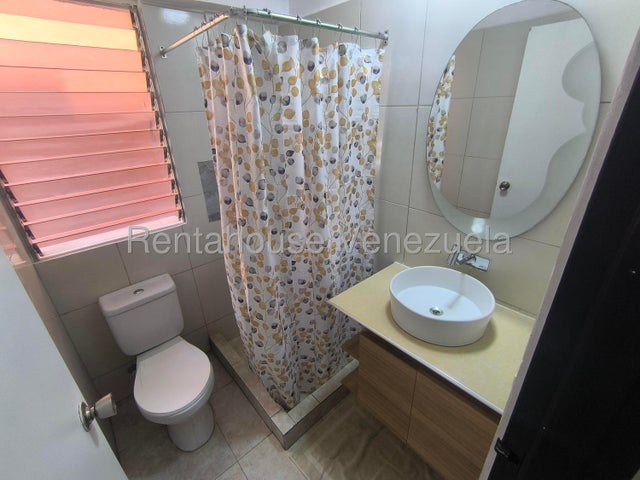 Fresco Apartamento en venta Ubicado en av Bolivar norte Valencia Carabobo en venta codigo 26-18943