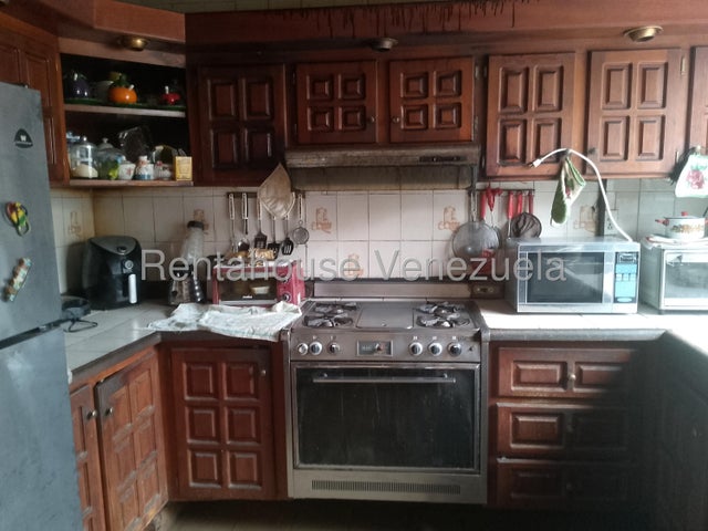 Amplia Casa en venta ubicada en Av Bolivar Sur valencia carabobo codigo 26-4484