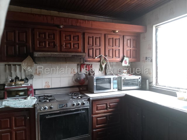Amplia Casa en venta ubicada en Av Bolivar Sur valencia carabobo codigo 26-4484