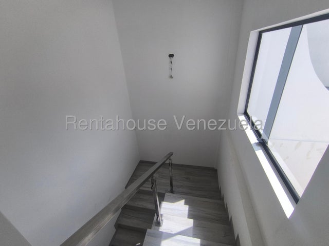 De lujo Casa en venta ubicada en el bosque valencia carabobo codigo 26-13718
