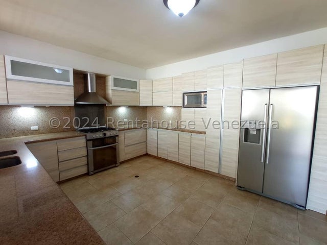 En Guaparo Casa con pozo de agua y planta electrica en venta ubicada en valencia carabobo codigo 24-18638