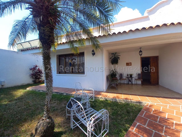 En Guaparo Casa con pozo de agua y planta electrica en venta ubicada en valencia carabobo codigo 24-18638