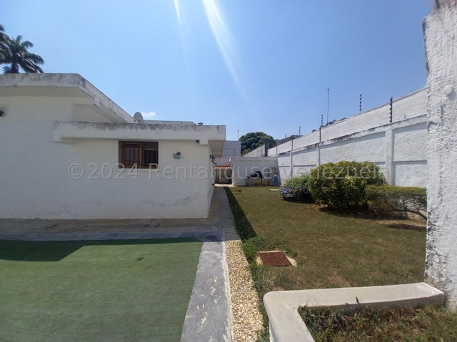 En Guaparo Casa con pozo de agua y planta electrica en venta ubicada en valencia carabobo codigo 24-18638