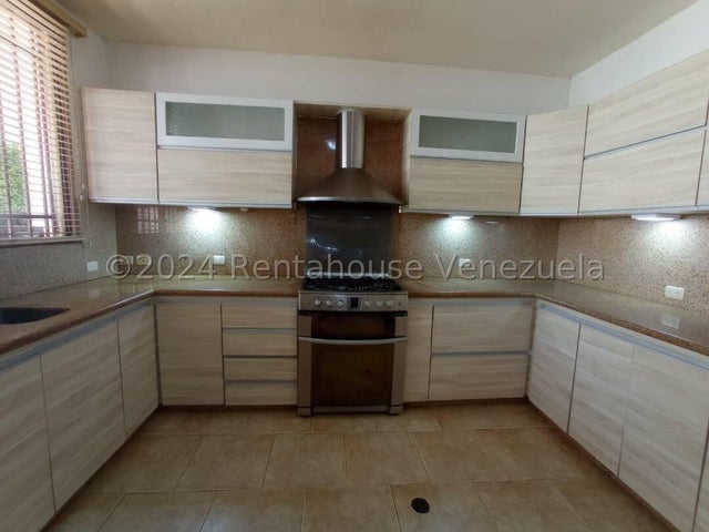 En Guaparo Casa con pozo de agua y planta electrica en venta ubicada en valencia carabobo codigo 24-18638