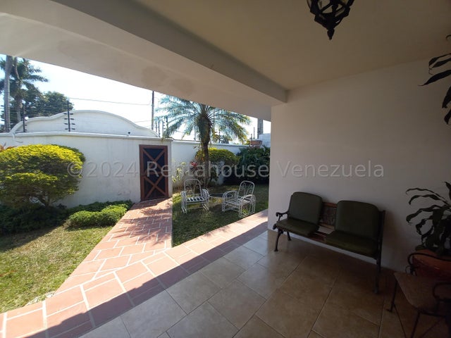 En Guaparo Casa con pozo de agua y planta electrica en venta ubicada en valencia carabobo codigo 24-18638