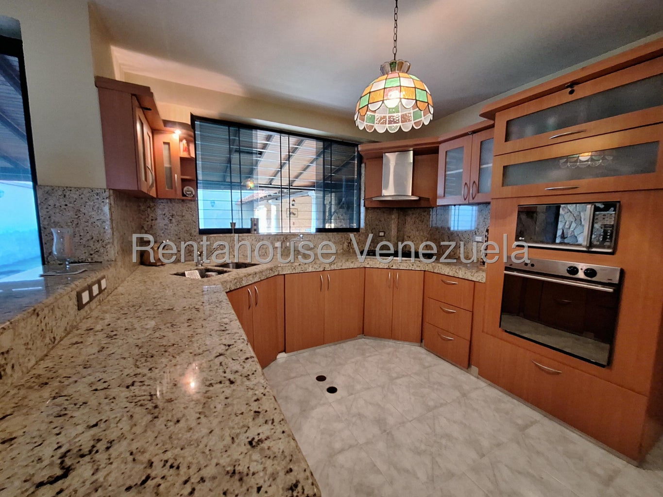 Amplia casa en venta ubicada en el parral valencia carabobo codigo 26-17631 