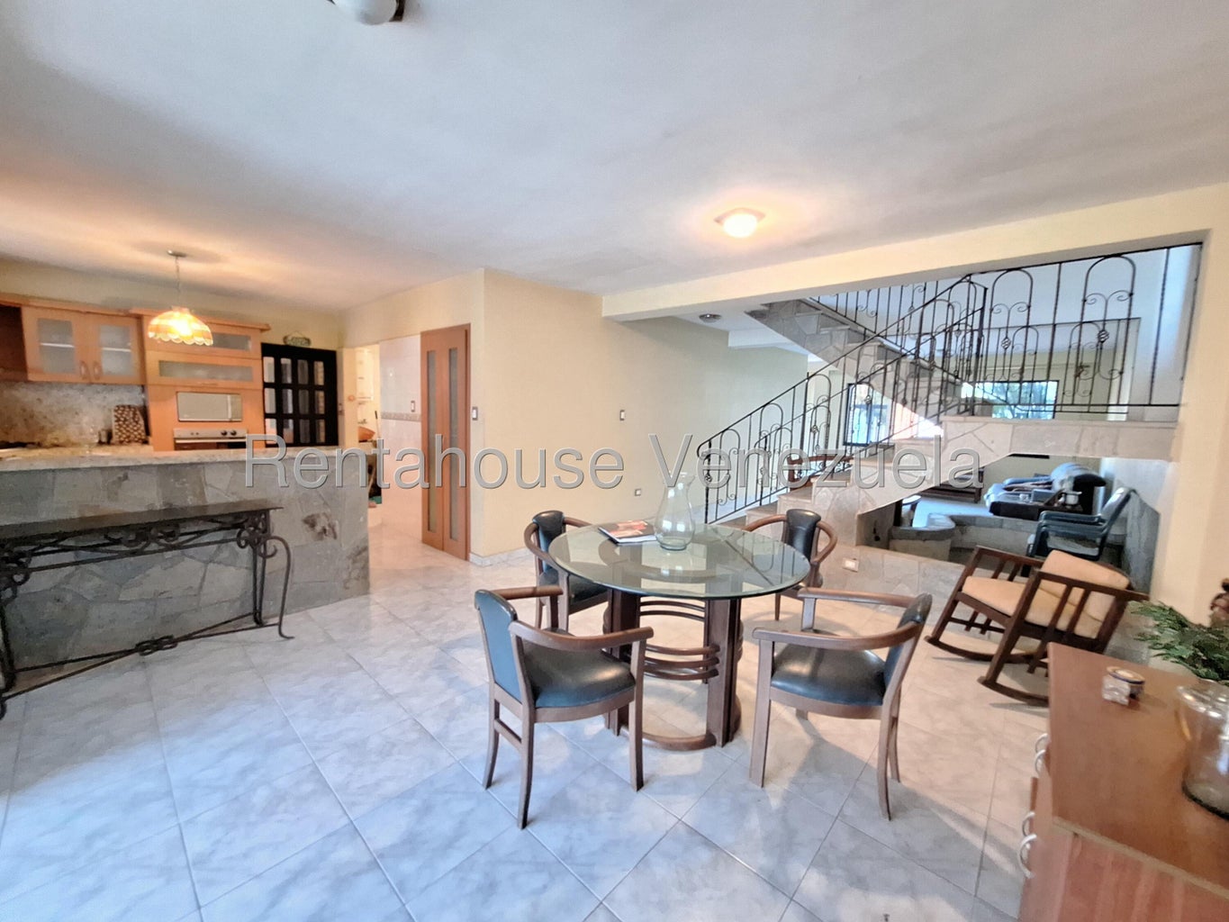 Amplia casa en venta ubicada en el parral valencia carabobo codigo 26-17631 