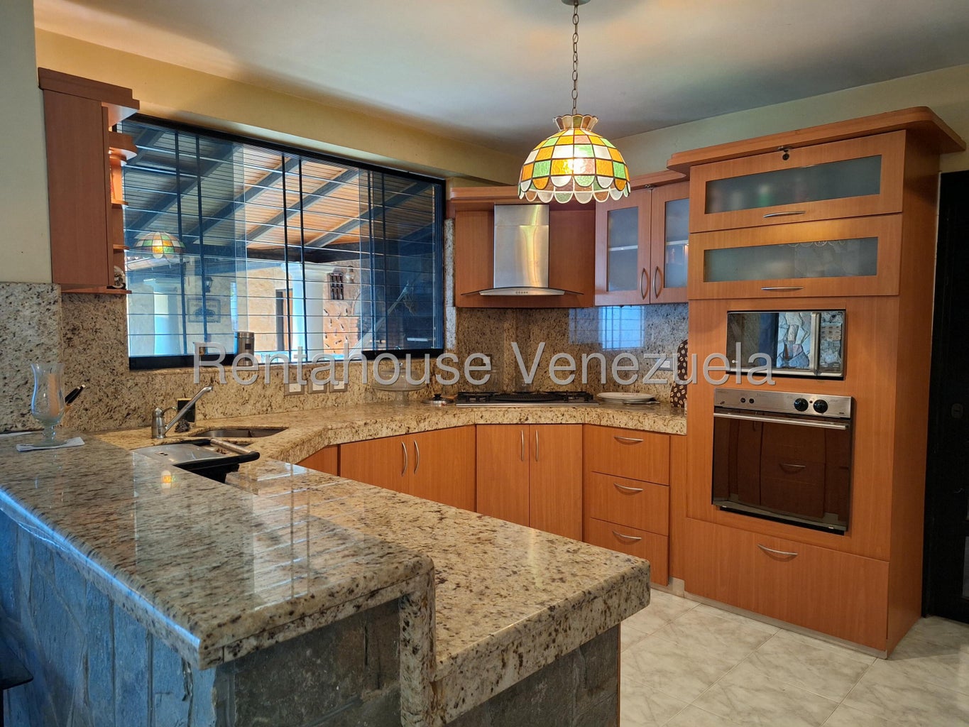 Amplia casa en venta ubicada en el parral valencia carabobo codigo 26-17631 