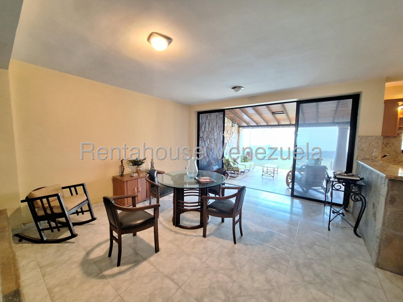 Amplia casa en venta ubicada en el parral valencia carabobo codigo 26-17631 