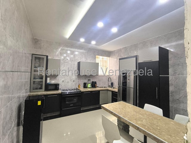 Apartamento planta baja con internet en venta en san blas valencia carabobo codigo 26-16455