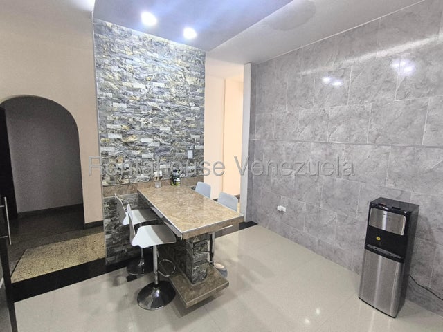 Apartamento planta baja con internet en venta en san blas valencia carabobo codigo 26-16455