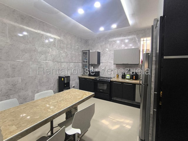 Apartamento planta baja con internet en venta en san blas valencia carabobo codigo 26-16455