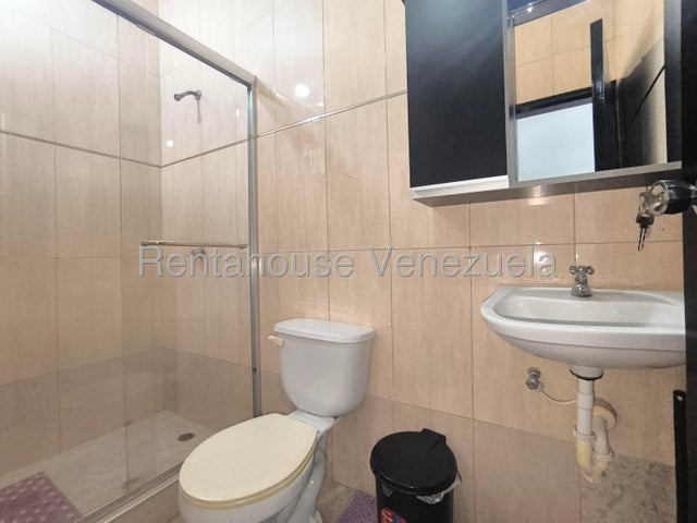 Apartamento planta baja con internet en venta en san blas valencia carabobo codigo 26-16455