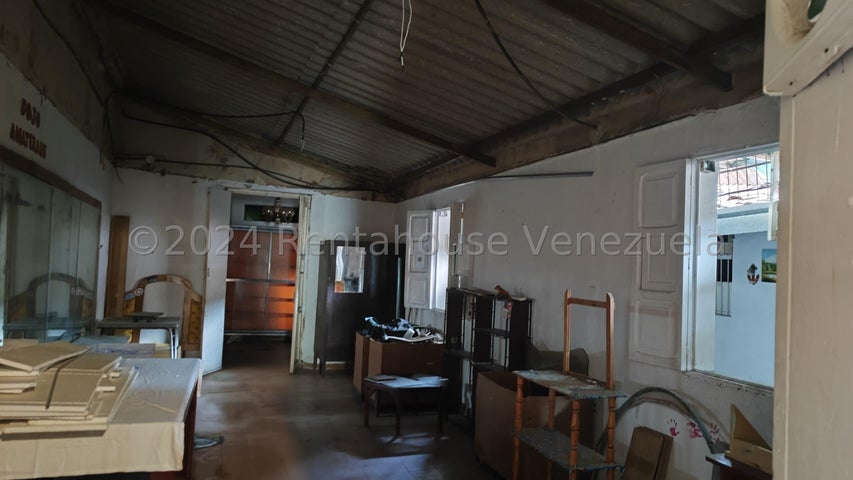 Casa en venta en san Blas Valencia Carabobo Codigo 24-28773