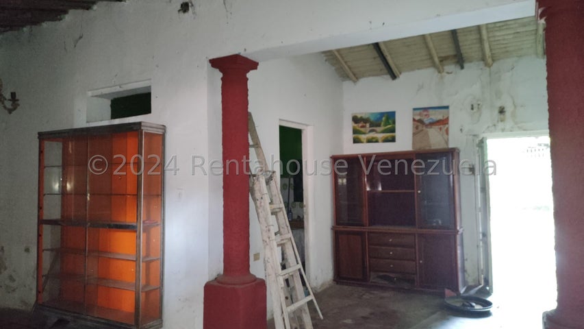Casa en venta en san Blas Valencia Carabobo Codigo 24-28773