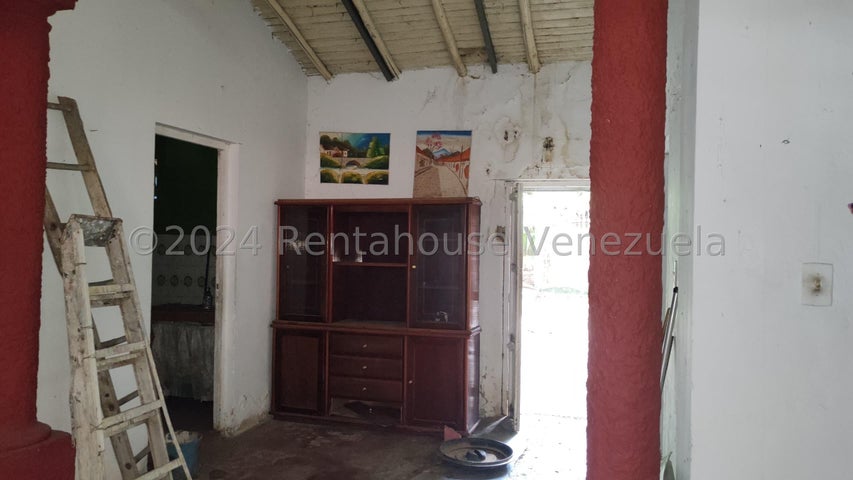 Casa en venta en san Blas Valencia Carabobo Codigo 24-28773