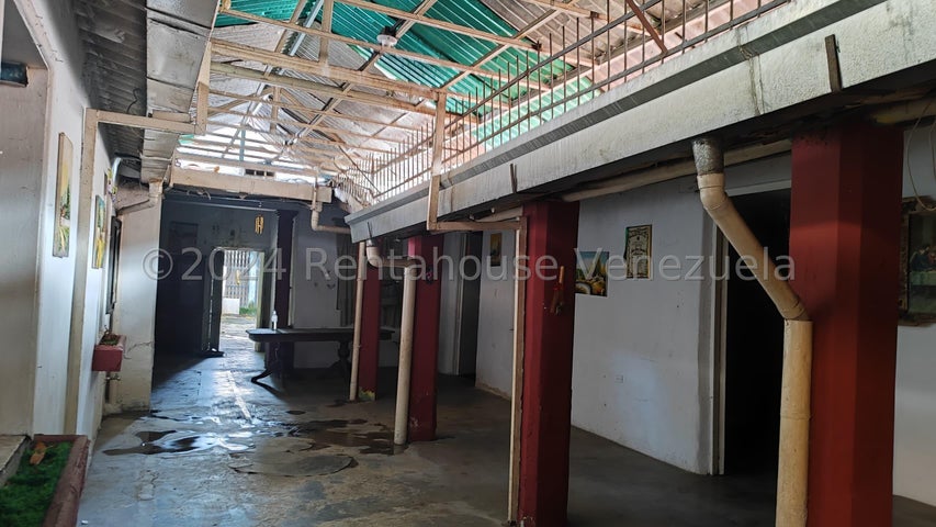 Casa en venta en san Blas Valencia Carabobo Codigo 24-28773