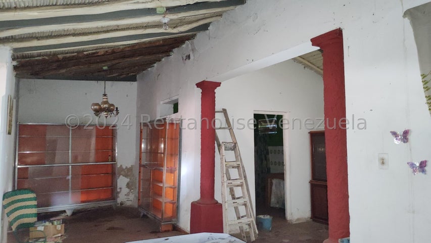 Casa en venta en san Blas Valencia Carabobo Codigo 24-28773